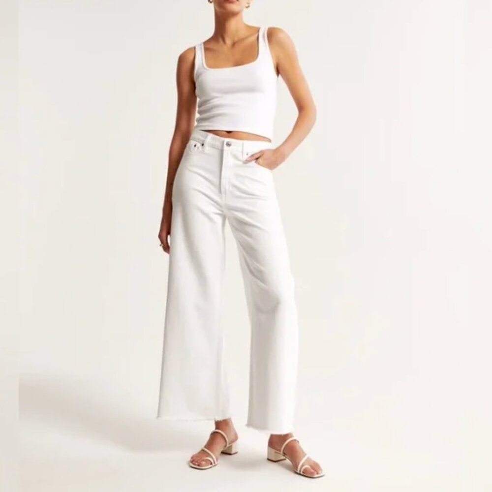 Abercrombie & Fitch The Crop Wide Leg - Size 8 Short